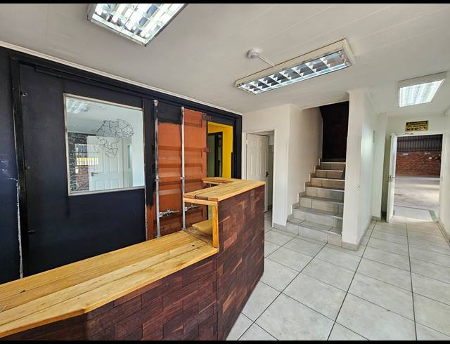 837M² WAREHOUSE FOR SALE IN TUNNEY